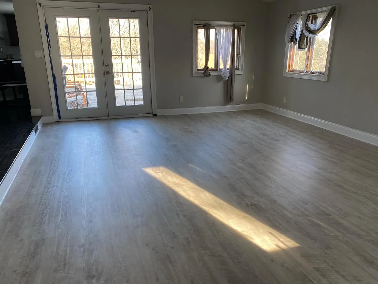 Meriden vinyl flooring reflecting natural daylight